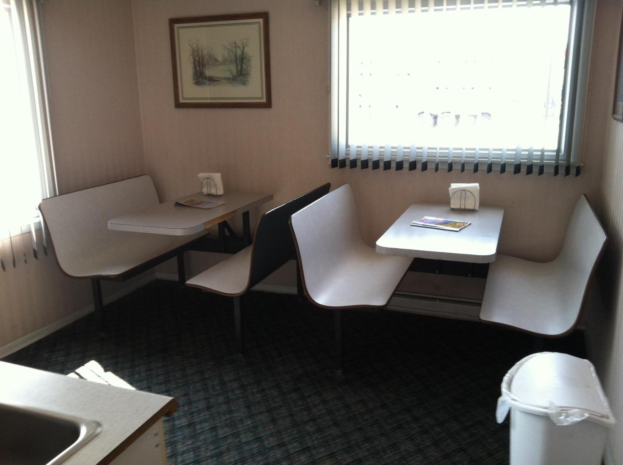 Brooks Motel Norton Bagian luar foto