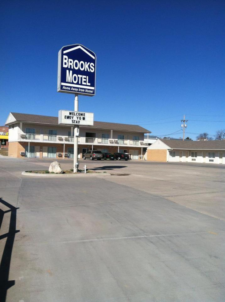Brooks Motel Norton Bagian luar foto