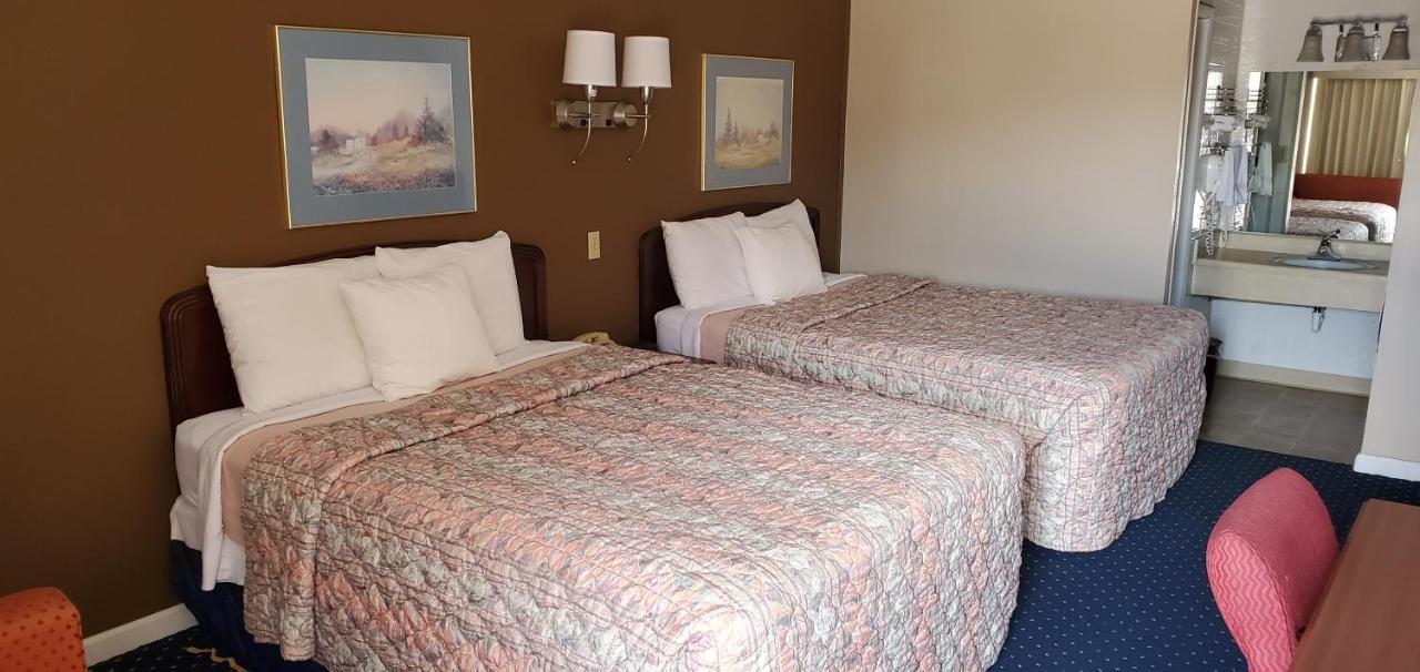 Brooks Motel Norton Bagian luar foto