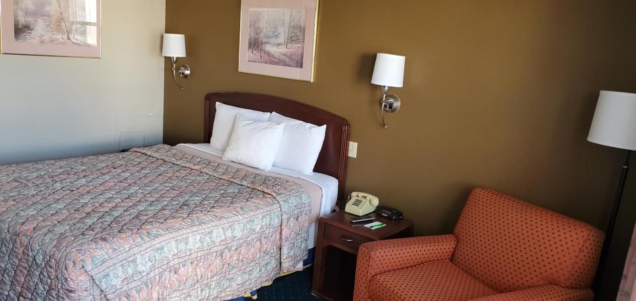 Brooks Motel Norton Bagian luar foto